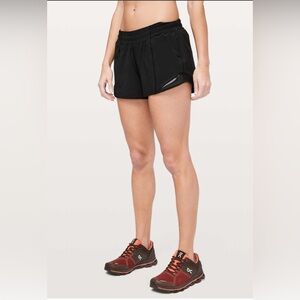 Lululemon Hotty Hot Short *Long 4" Black W7AVGT size 2